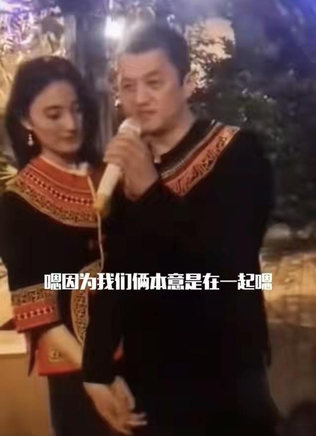 海哈金喜图片，李亚鹏90后女友罕见现身（李亚鹏小19岁女友身材太好）