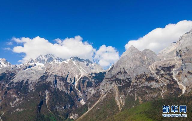 玉龙雪山在哪里个城市，玉龙雪山在哪里个城市景点（云南丽江：峰耸入云 壮美玉龙）