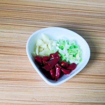 怎么炒豆芽菜，炒豆芽菜的做法步骤（素炒豆芽这样做好吃一百倍）