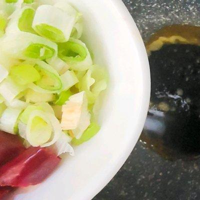 怎么炒豆芽菜，炒豆芽菜的做法步骤（素炒豆芽这样做好吃一百倍）