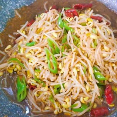 怎么炒豆芽菜，炒豆芽菜的做法步骤（素炒豆芽这样做好吃一百倍）
