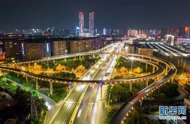 昆明在哪个省哪个城市，昆明属于哪个省（昆明跻身特大城市）