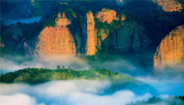 湖南旅游十大必去景区（推荐的湖南十大绝美之地）