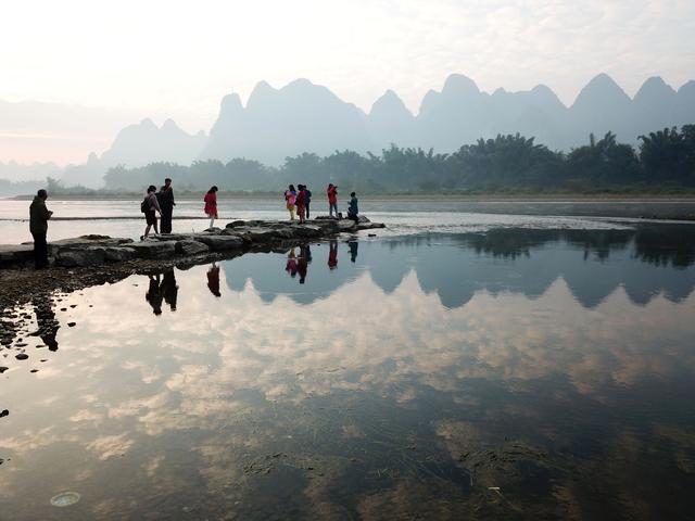 什么的桂林山水，桂林山水主要由什么形成（如今美成了这般模样）