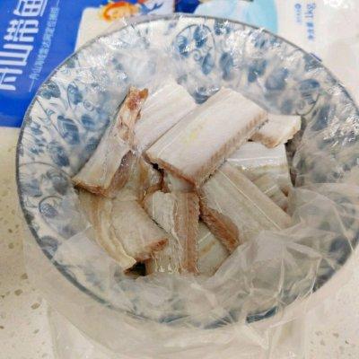 香煎带鱼的做法，带鱼的做法油炸带鱼的做法视频（香酥可口的香煎带鱼）