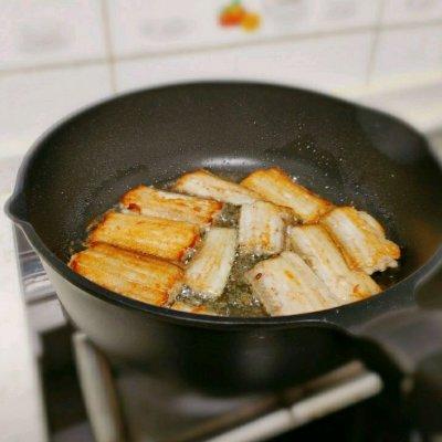 香煎带鱼的做法，带鱼的做法油炸带鱼的做法视频（香酥可口的香煎带鱼）