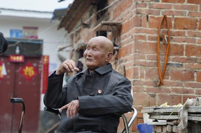 步履蹒跚怎么读，步履蹒跚怎么读什么意思（你救我一命，我念“汝”一生）