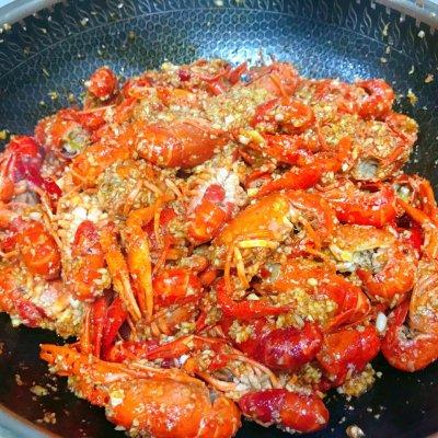 小龙虾图片,小龙虾图片真实(麻辣小龙虾～聚餐必点)_犇涌向乾