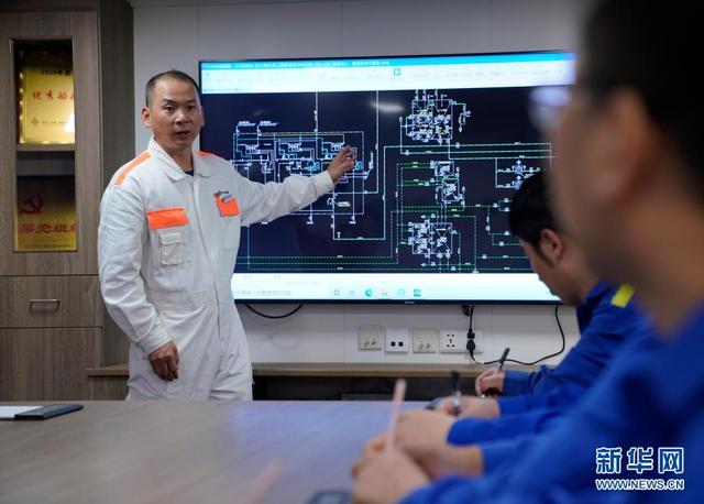 时事热点青年奋斗人物素材，2021高考作文素材（青春正当时——十位青年的追梦“交响曲”）
