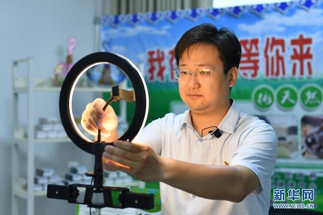 时事热点青年奋斗人物素材，2021高考作文素材（青春正当时——十位青年的追梦“交响曲”）