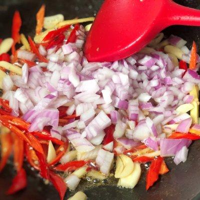 家常爆炒大肠，家常爆炒大肠肥肠煮多久（#厨房有维达洁净超省心#爆炒肥肠）