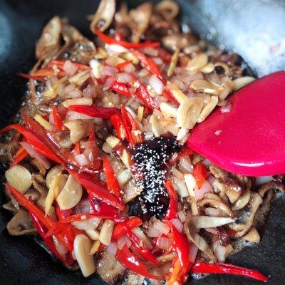 家常爆炒大肠，家常爆炒大肠肥肠煮多久（#厨房有维达洁净超省心#爆炒肥肠）