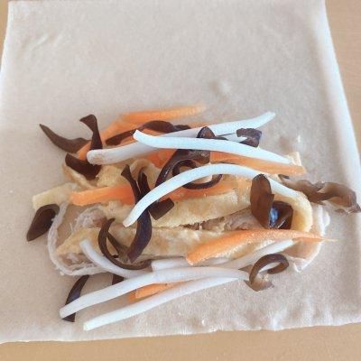 速冻春卷怎么炸，冰冻春卷怎么炸又酥又脆（再也不用出门买了）