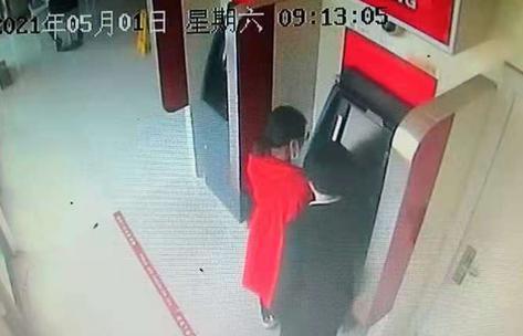 银行卡没带怎么看银行卡照片，工行怎样办理宝宝照片银行卡（华夏银行烟台分行帮助客户解烦恼）