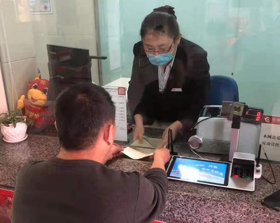 银行卡没带怎么看银行卡照片，工行怎样办理宝宝照片银行卡（华夏银行烟台分行帮助客户解烦恼）