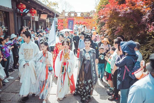 常州东方盐湖城一日游，常州金坛东方盐湖城沉浸游成旅游风向标