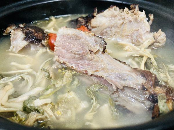 如何腌制腊排骨的做法，怎样腌制腊排骨的做法（家常美味腊排，锁住家人的胃）