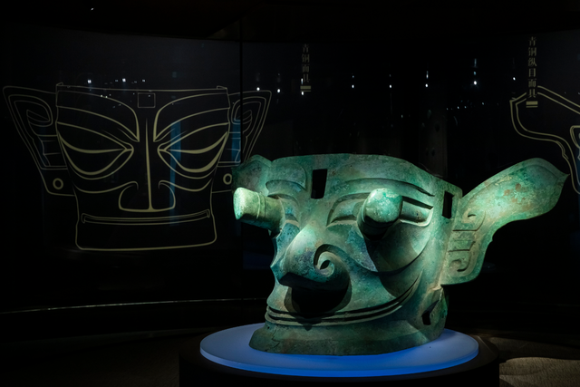 男女情侣cp图片 林杺 /  外面人生鼎沸每个人都好奇怪，微信头像，男女情侣cp图片 林杺 /  外面人生鼎沸每个人都好奇怪（三星堆：中国考古三度星光璀璨）