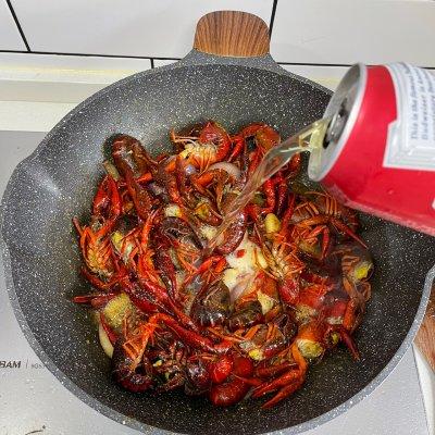 龙虾怎么做好吃又简单，清蒸大龙虾怎么做好吃又简单（十三香小龙虾简单做法也美味）