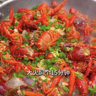 小龙虾过油要多长时间（蒜蓉小龙虾，赶紧学起来）