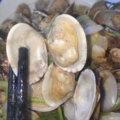 爆炒蛤蜊的做法，辣炒蛤蜊的做法（山东爆花蛤——“三碗”五分钟）