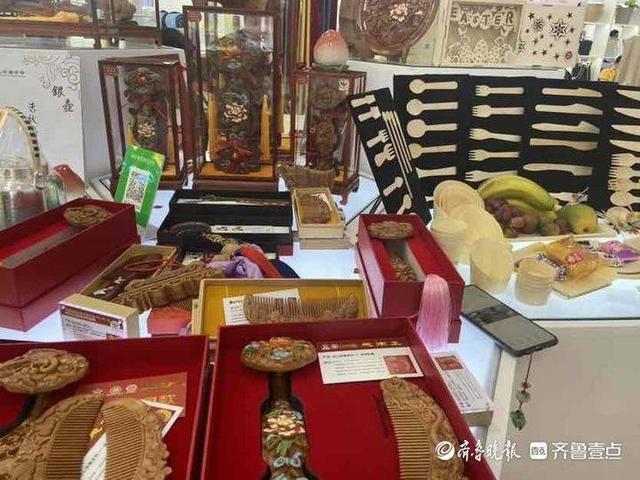 桃木挂件的风水作用是什么，桃木挂件的风水作用是什么样的（“泰山桃木王”消博会首日海外意向订单额上百万）