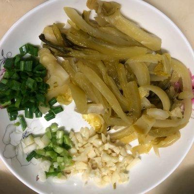 老豆腐怎么炒，干豆腐怎么拌着好吃（这道酸菜炒老豆腐简单成这样）