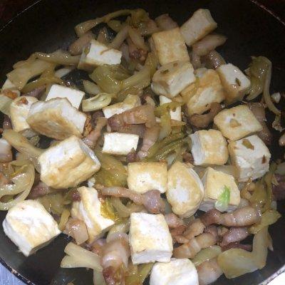 老豆腐怎么炒，干豆腐怎么拌着好吃（这道酸菜炒老豆腐简单成这样）