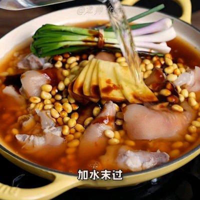 黄焖猪蹄该怎么做，两块钱搞定一道家常美食非常哇塞的❗黄焖猪蹄
