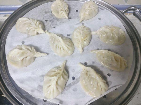 蒸饺怎么蒸，烫面蒸饺怎么做（蒸饺中午刚做完，晚上又想吃了）