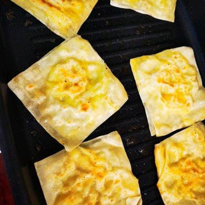 榴莲薄饼步骤，榴莲薄饼步骤图片（#以美食的名义说爱她#快手版‼️榴莲薄饼）