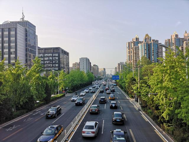 北京外地车限行时间，北京外地车双休日限行吗（​外地车进京有新规）