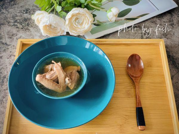 鸽子炖什么好吃，炖鸽子汤怎么炖好吃又营养（适合全家的西洋参石斛鸽子汤）