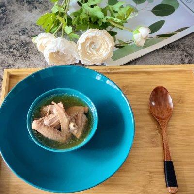 鸽子炖什么好吃，炖鸽子汤怎么炖好吃又营养（适合全家的西洋参石斛鸽子汤）