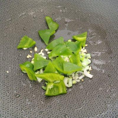 藕片怎么做好吃，家常素炒藕片口感清爽（你清炒藕片的正宗做法）