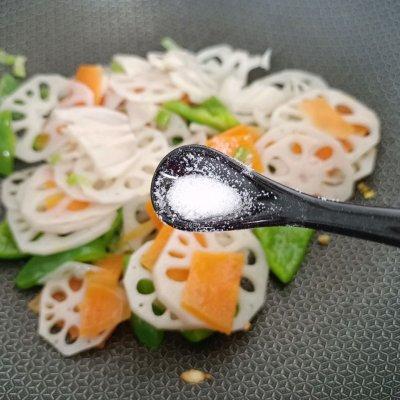 藕片怎么做好吃，家常素炒藕片口感清爽（你清炒藕片的正宗做法）