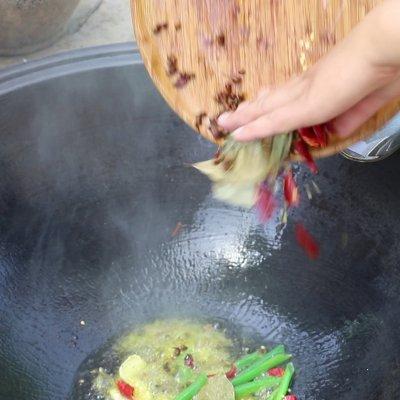 炖兔子肉怎么做好吃，兔子肉怎么炖好吃（不知道吃什么，炖兔子肉准没错）