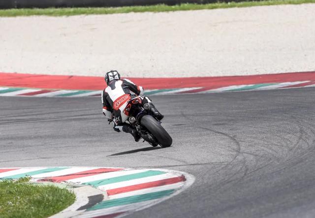 老年人健康饮品，老年人 饮品（盘点五对经典竞争车型<下>）