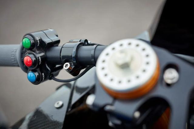 老年人健康饮品，老年人 饮品（盘点五对经典竞争车型<下>）