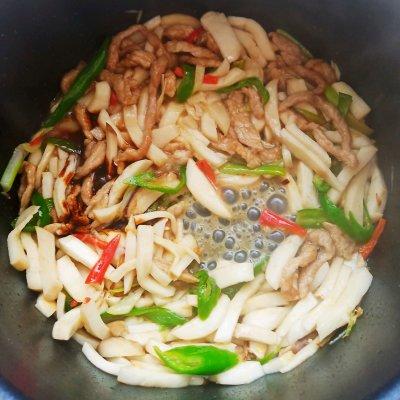 杏鲍菇炒肉的做法，炸杏鲍菇怎么做最好吃又简单（有了这盘杏鲍菇炒肉）