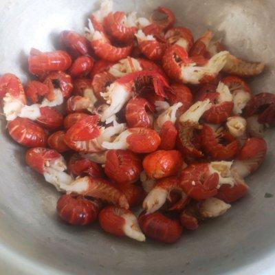 虾尾的家常做法简单，那一碗令人神往的爆炒龙虾尾（冷冻虾尾的家常做法简单）
