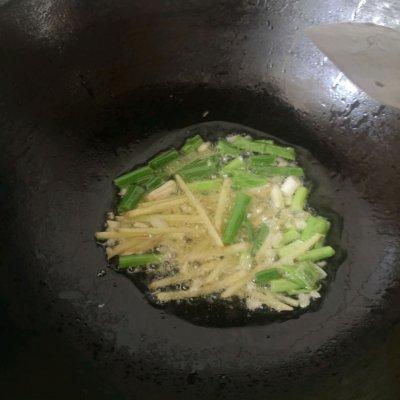 虾尾的家常做法简单，那一碗令人神往的爆炒龙虾尾（冷冻虾尾的家常做法简单）