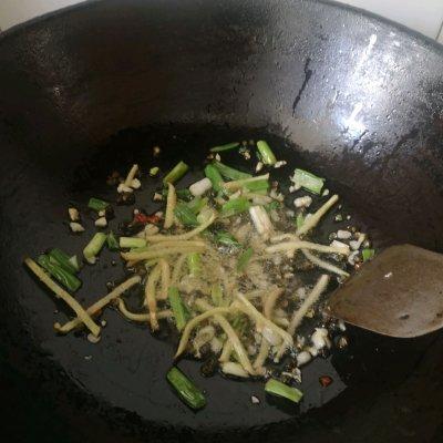 虾尾的家常做法简单，那一碗令人神往的爆炒龙虾尾（冷冻虾尾的家常做法简单）