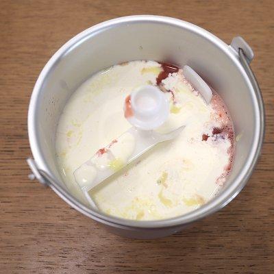 制作草莓冰激淋，自制草莓冰淇淋简不简单（原来草莓冰激淋才是真正的米饭杀手）