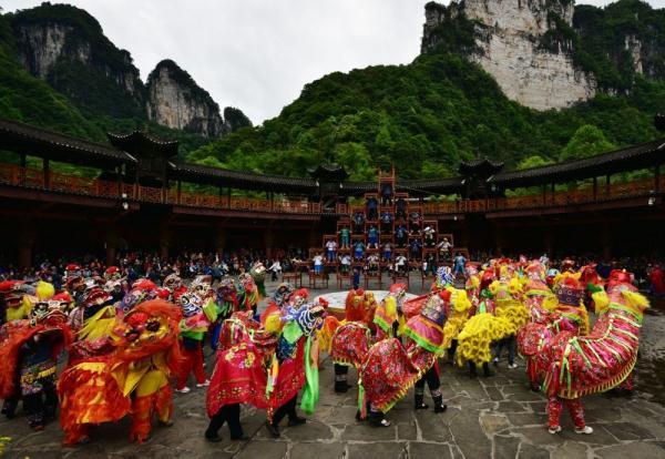 苗族四月八有什么风俗，苗族的四月八是怎么过的（欢度苗族四月八）