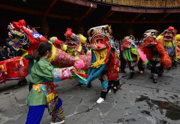 苗族四月八有什么风俗，苗族的四月八是怎么过的（欢度苗族四月八）