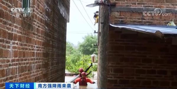 倾泻和倾泄的区别（强降雨让多地街道变“河道”）