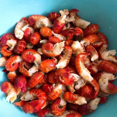 蒜蓉虾尾的家常做法，蒜蓉虾尾正确做法（冬天喝［夏日下酒菜]蒜蓉小龙虾尾）