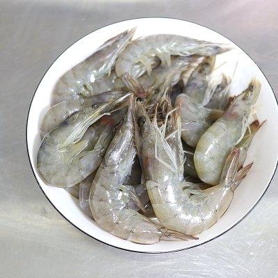 酥脆香虾的做法，香酥麻辣虾的做法（今晚花10分钟做好避风塘酥脆虾）