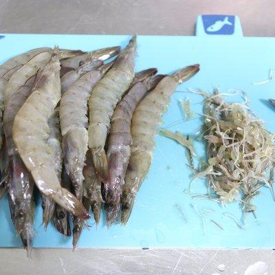 酥脆香虾的做法，香酥麻辣虾的做法（今晚花10分钟做好避风塘酥脆虾）